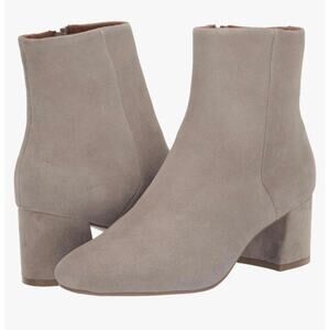 Etana Waterproof Block Heel Bootie (Women)
Blondo Size 9.5